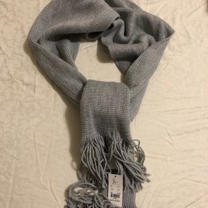 Gray shimmer scarf 🧣